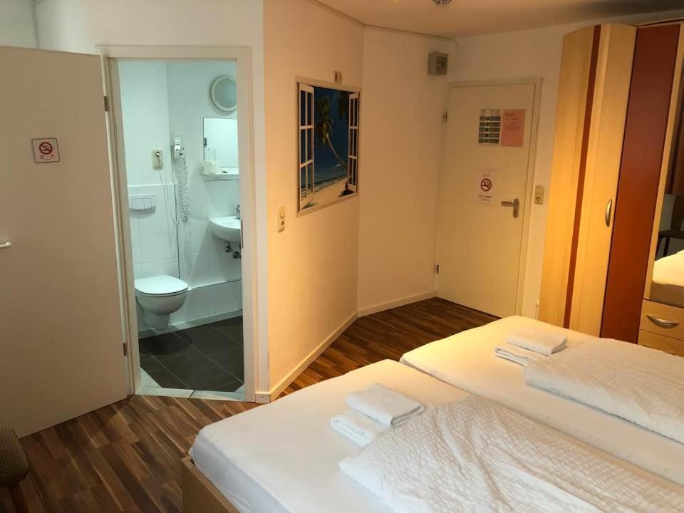 Hotel Kriftelerhof Buitenkant foto