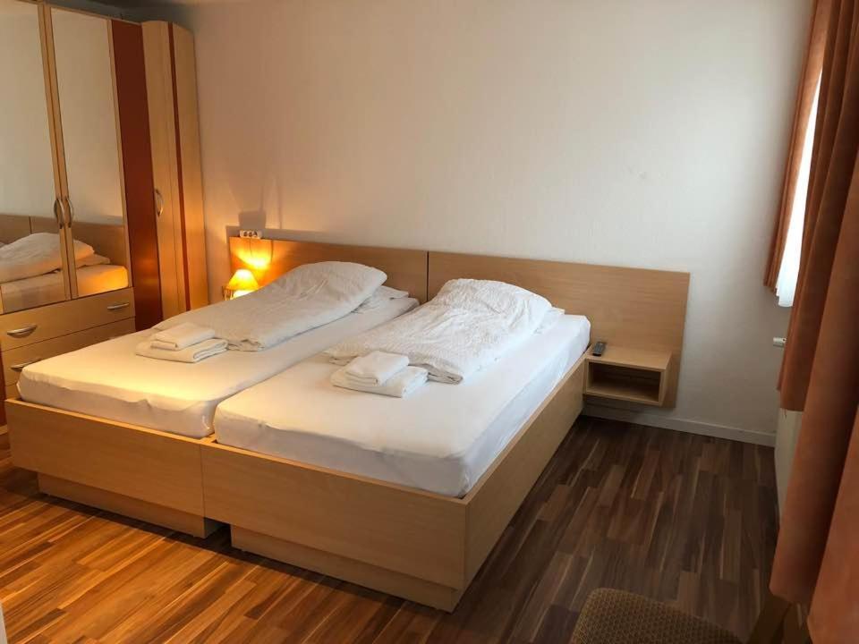 Hotel Kriftelerhof Buitenkant foto