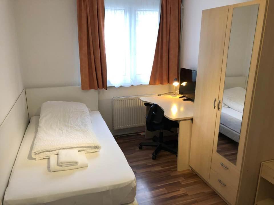Hotel Kriftelerhof Buitenkant foto